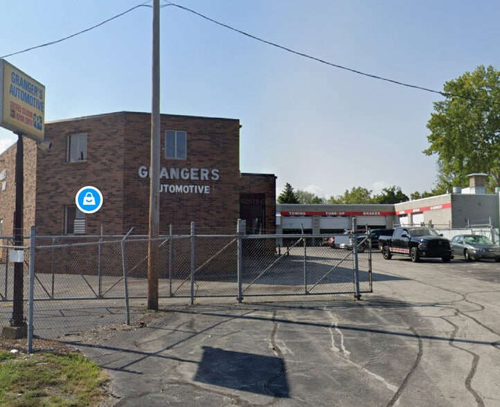 More Photos Of 325 1st St, Toledo Office For Sale