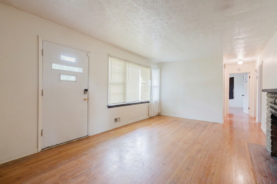 More Photos Of , Lexington Specialty For Sale