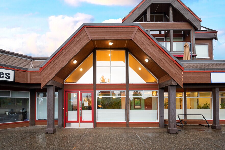 More Photos Of 3711-3763 Delbrook Ave, North Vancouver General Retail For Lease