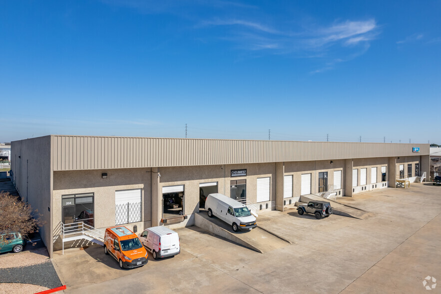 Primary Photo Of 3913 Todd Ln, Austin Warehouse For Lease