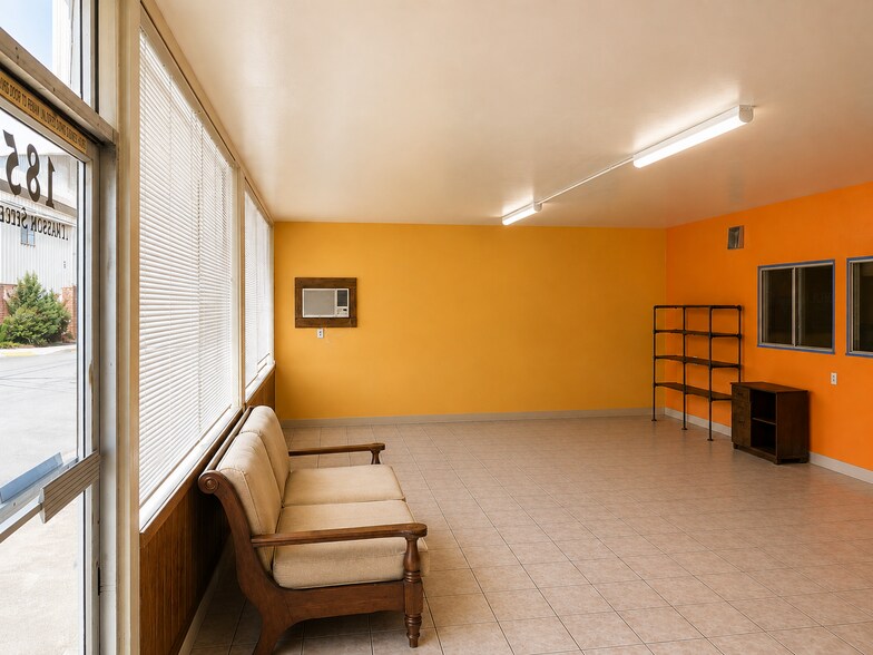 More Photos Of 185 Mason St, Ukiah Storefront Retail Office For Lease
