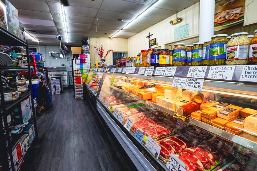 More Photos Of 9875 S Dixie Hwy, Erie Supermarket For Sale