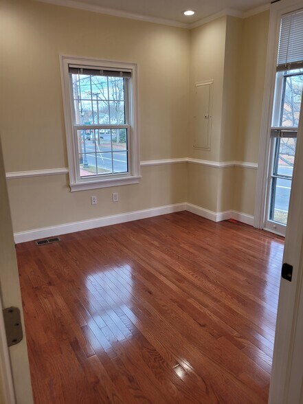 More Photos Of 26 S Maple Ave, Marlton Office For Lease