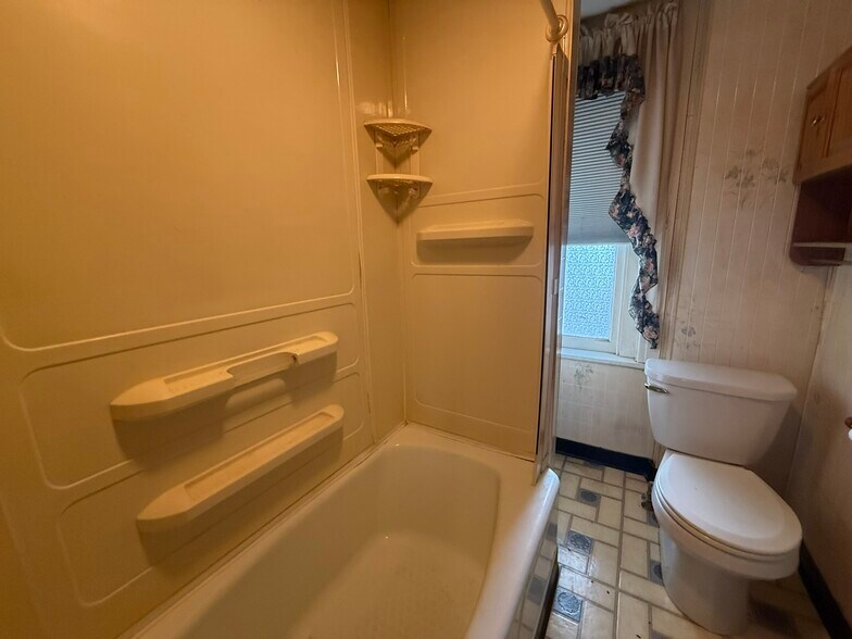 More Photos Of 40 Hockersville Rd, Hershey Freestanding For Sale