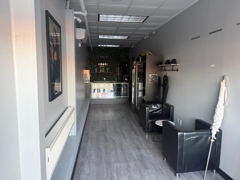 Primary Photo Of 78-84 E Park Ave, Long Beach Storefront For Lease