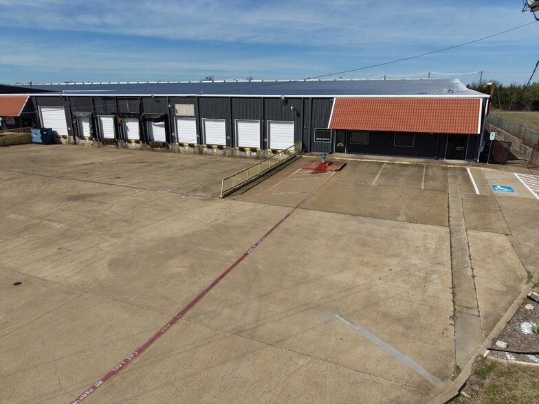 More Photos Of 2020 Industrial Blvd, Rockwall Warehouse For Lease