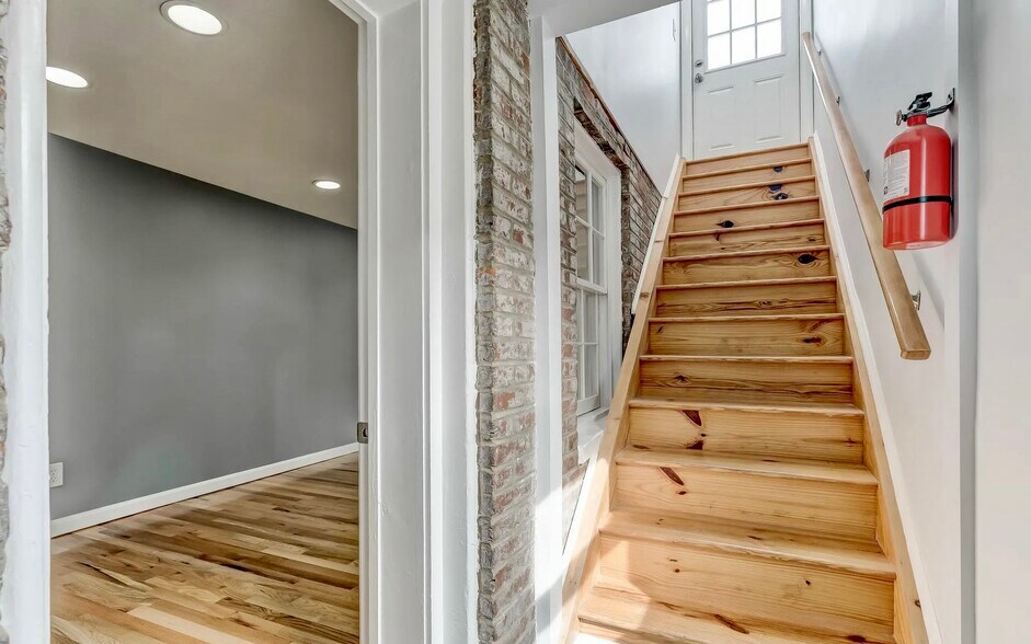 More Photos Of 1049 S Charles St, Baltimore Storefront Retail Residential For Sale