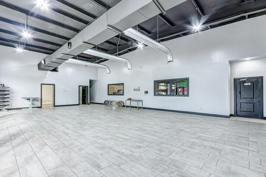 More Photos Of 3501 FM 1960 Rd E, Humble Warehouse For Sale