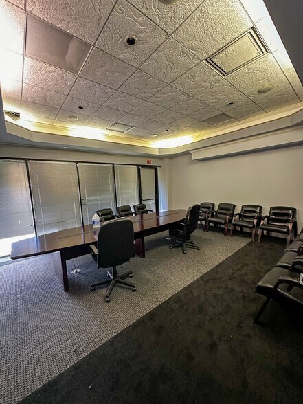 More Photos Of 14350 W Sylvanfield Dr, Houston Office For Sale