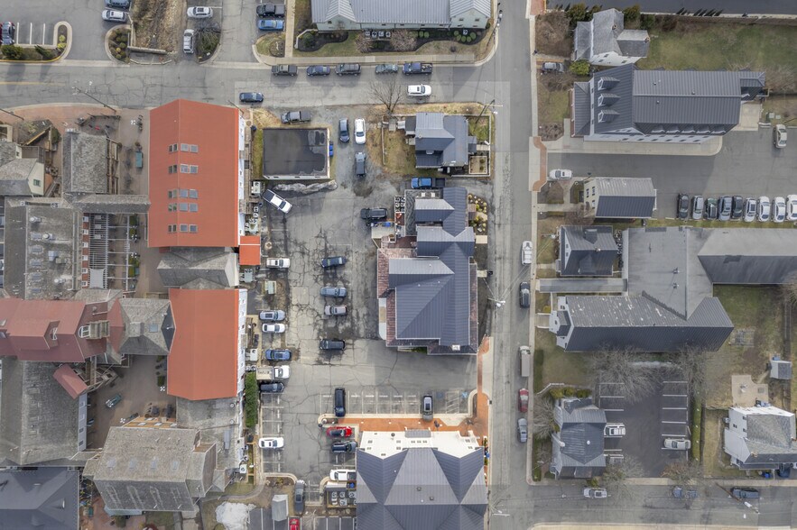 More Photos Of 208-210 Church SE st, Leesburg General Retail For Sale