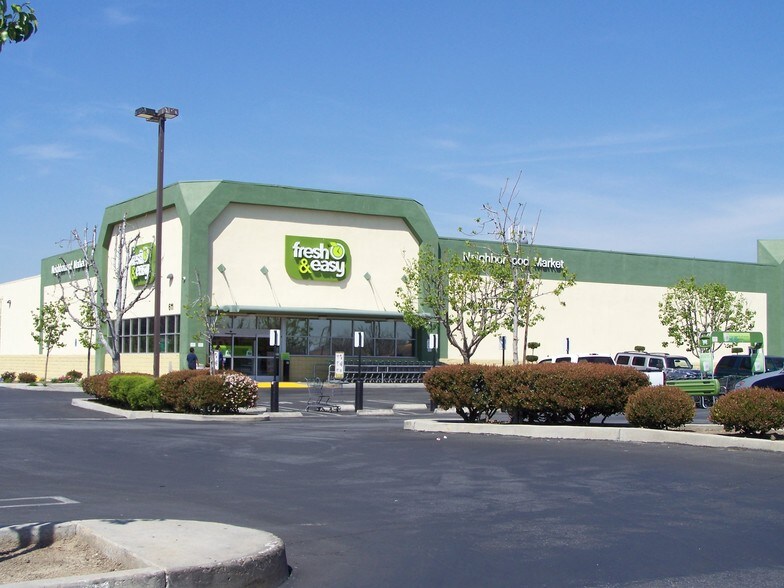 More Photos Of 601-633 Cecil Ave, Delano General Retail For Lease