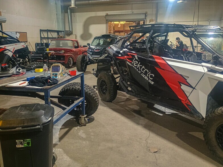 More Photos Of 737 W 2nd Ave, Mesa Manufacturing For Sale