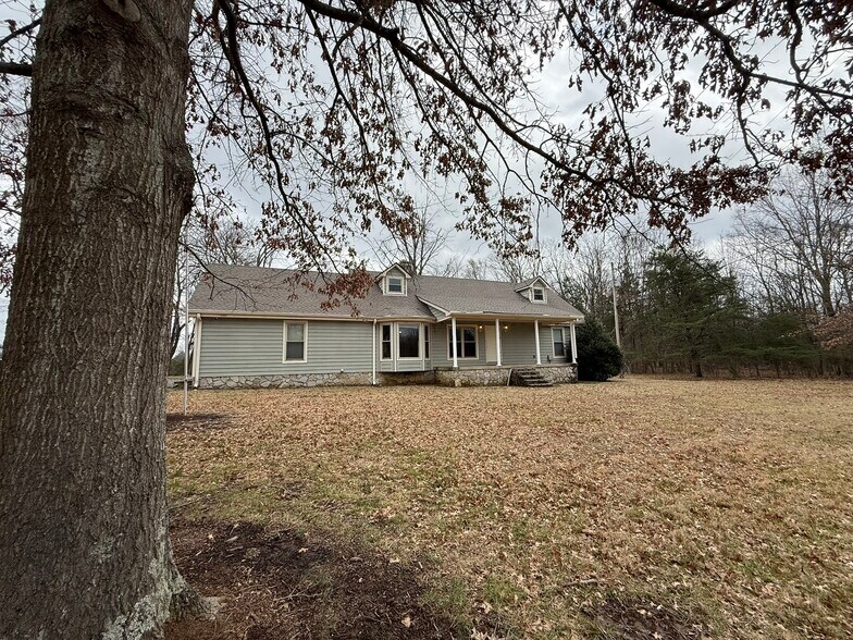 More Photos Of 315 S Posey Hill Rd, Mount Juliet Loft Creative Space For Sale