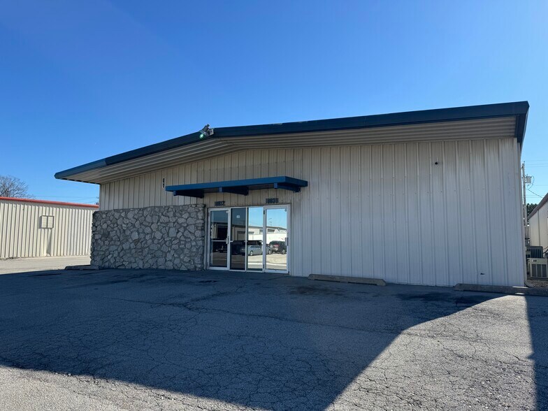 More Photos Of 10826 E Newton Pl, Tulsa Service For Lease