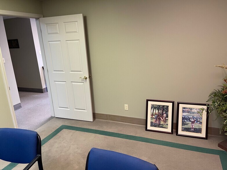 More Photos Of 1415 N Royal Ave, Evansville Flex For Lease