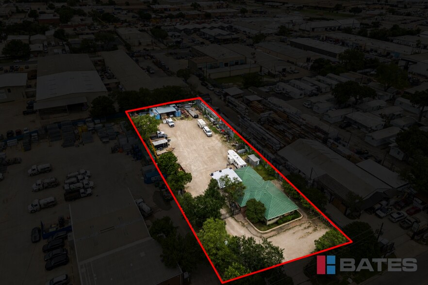 Primary Photo Of 2659 Lombardy Ln, Dallas Warehouse For Lease