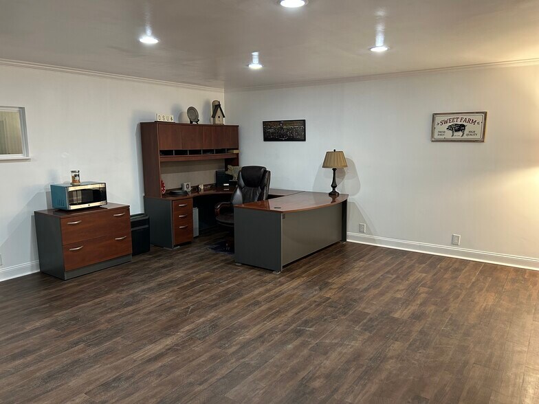 More Photos Of 7754 S State Route 73, Wilmington Flex For Lease
