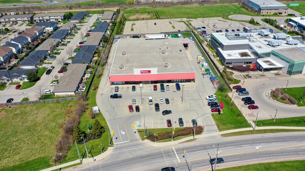 More Photos Of 321 Main St E, Grimsby Freestanding For Sale