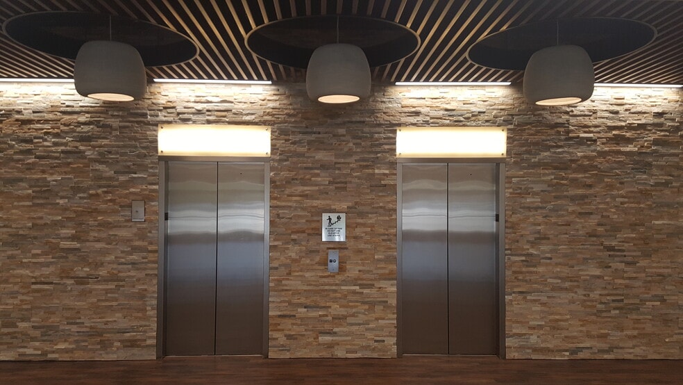 More Photos Of 3901 W 86th St, Indianapolis Office For Lease