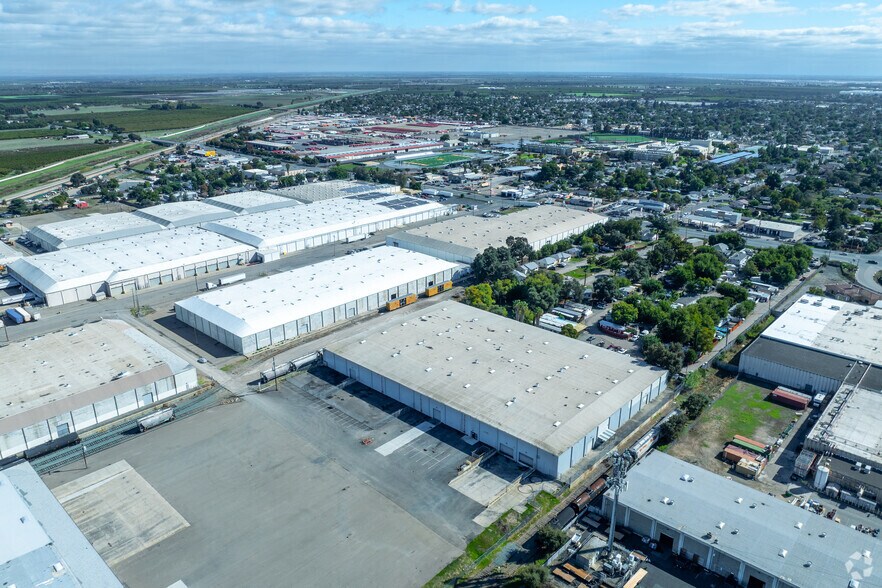 More Photos Of 1195 N Gertrude Ave, Stockton Warehouse For Sale
