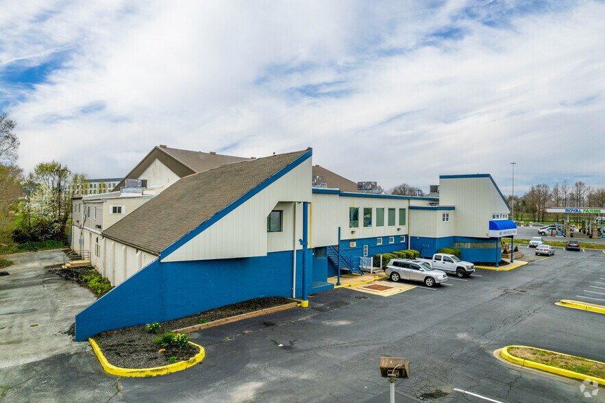 More Photos Of 2150 New Castle Ave, New Castle Health Club For Sale