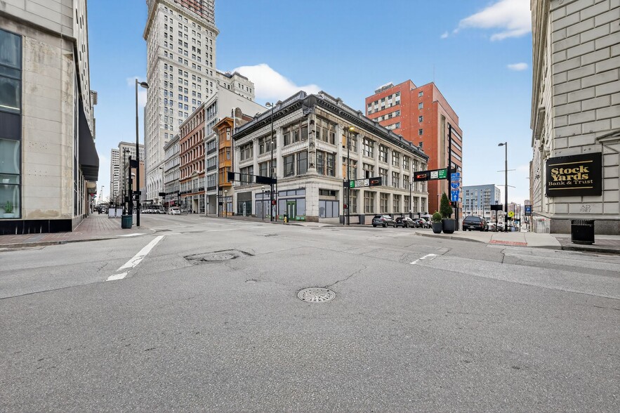 More Photos Of 33 W 4th St, Cincinnati Hotel For Sale