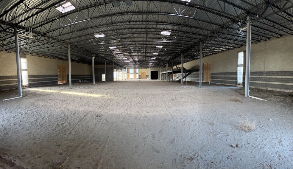 More Photos Of 2943 Belmont, West Richland Distribution For Lease