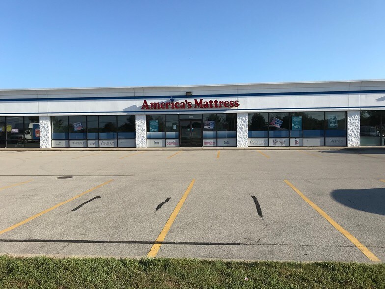 Primary Photo Of 2525 Missouri Blvd, Jefferson City General Retail For Lease