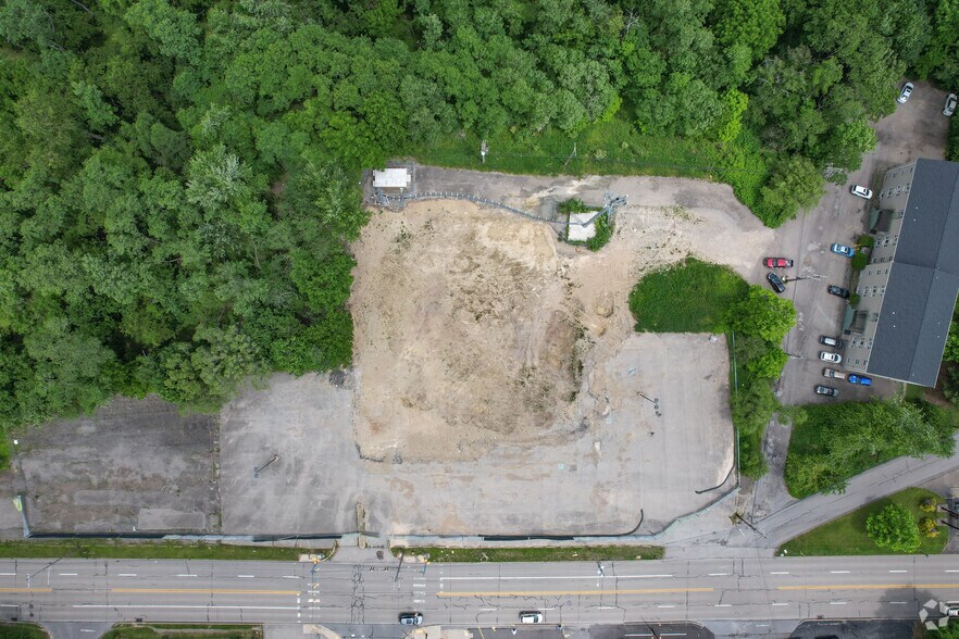 More Photos Of 100 Perry Hwy, Pittsburgh Freestanding For Lease