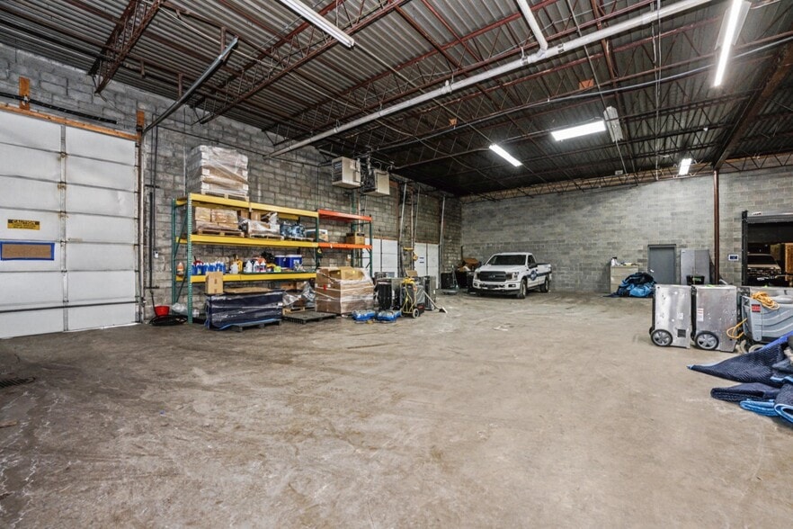More Photos Of 5515 W Florist Ave, Milwaukee Warehouse For Sale