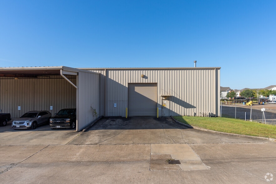 More Photos Of 12130 Highway 3, Webster Unknown For Lease