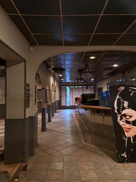 More Photos Of 42 Market St, Bangor Storefront For Lease