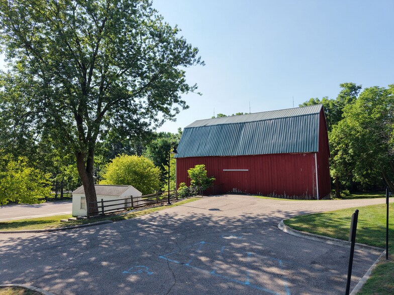 More Photos Of 6889 W Maple Rd, West Bloomfield Land For Sale
