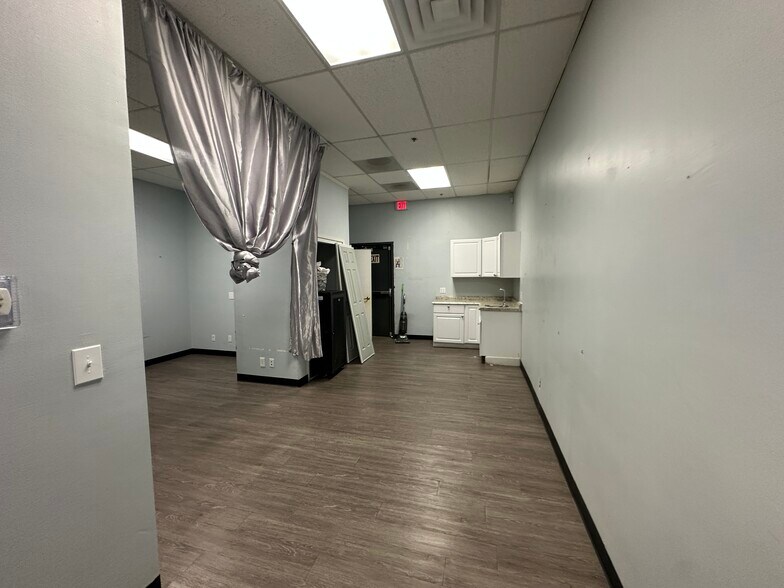More Photos Of 12160-12192 Hesperia Rd, Victorville Convenience Store For Lease