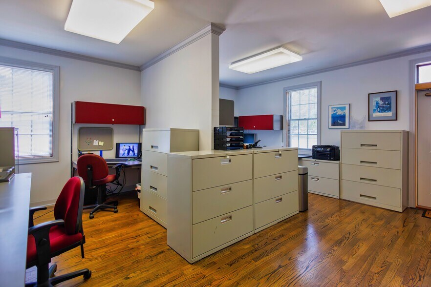 More Photos Of 1623 W Colonial Pky, Inverness Medical For Sale