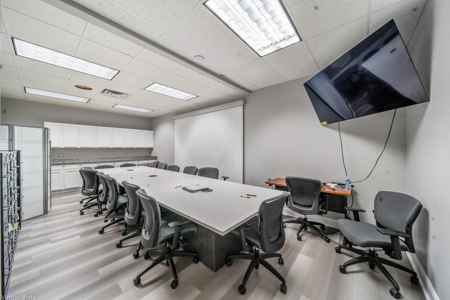 More Photos Of 1851 Douglas Rd, Montgomery Medical For Sale