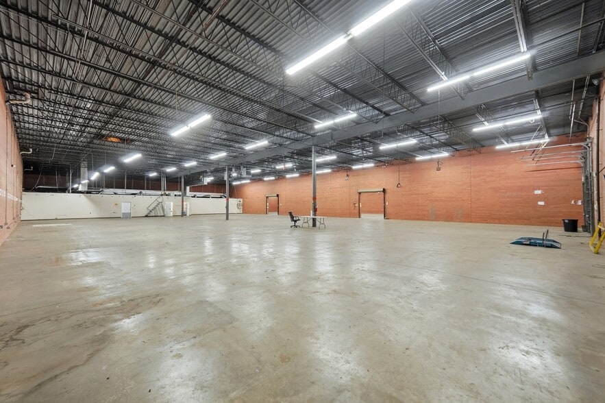 More Photos Of 10605 Southern Loop Blvd, Pineville Warehouse For Lease