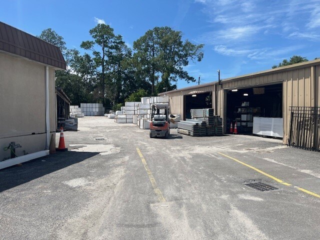 More Photos Of 1910 Bassett Rd, Jacksonville Warehouse For Lease
