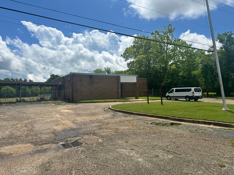 Primary Photo Of 4521 Mobile Hwy, Montgomery Daycare Center For Sale