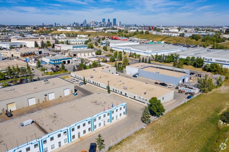 More Photos Of 5030 13th St SE, Calgary Warehouse For Lease