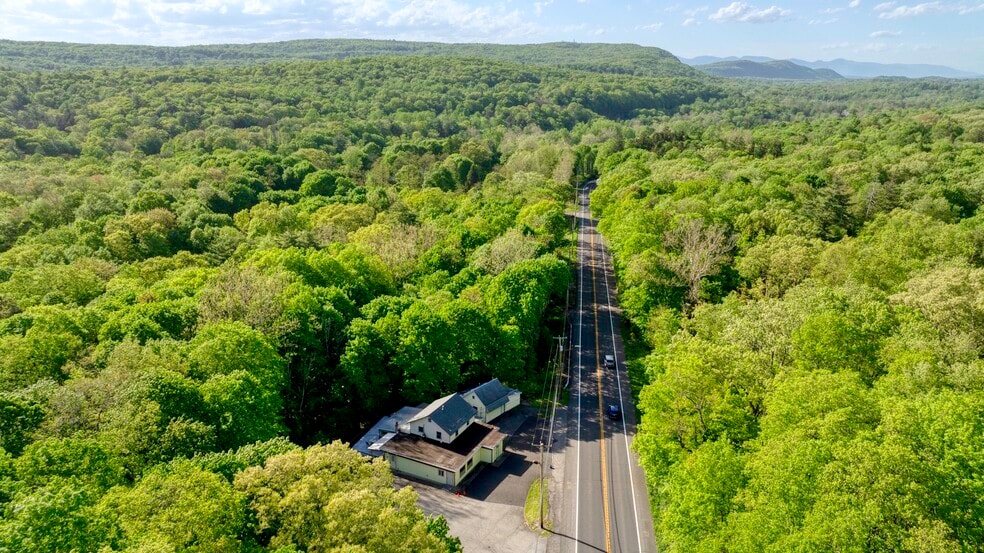 More Photos Of 1520 Broadway, Esopus Freestanding For Sale