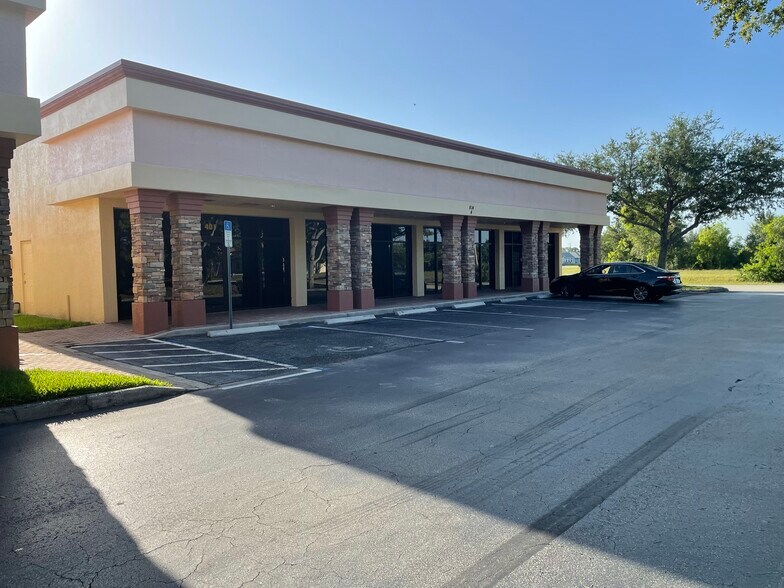 More Photos Of 814 SW Pine Island Rd, Cape Coral Unknown For Lease