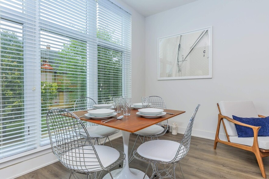 More Photos Of 515 West Ave, Norwalk Unknown For Lease