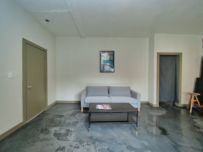 More Photos Of 9614-9616 MacArthur Blvd, Oakland Specialty For Sale