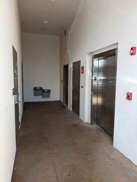 More Photos Of 94-1042 Ka Uka Blvd, Waipahu Storefront Retail Office For Lease