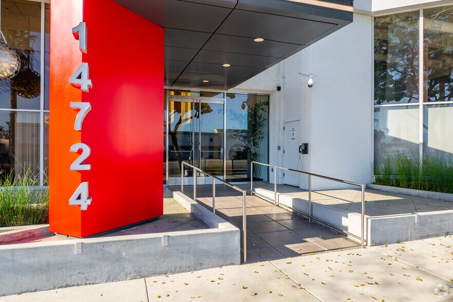 More Photos Of 14724-14726 Ventura Blvd, Sherman Oaks Office For Lease