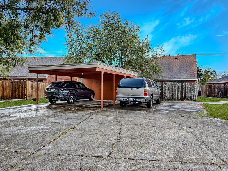 More Photos Of 3701-3740 Thornberry Ct, Corpus Christi Apartments For Sale