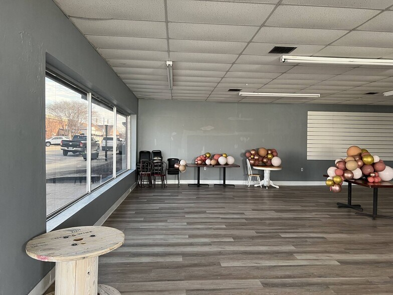 More Photos Of 111 W Ridgeley St, Atmore Storefront For Sale