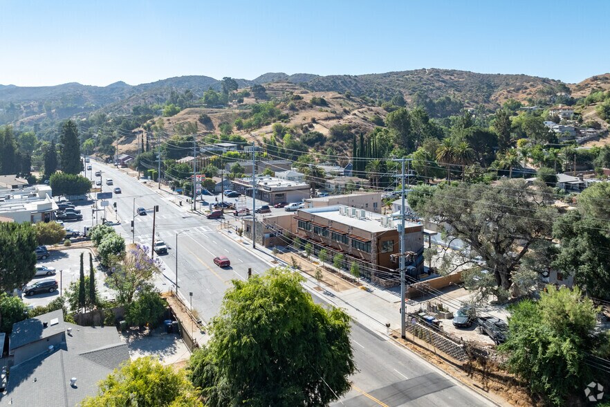 More Photos Of 9668 Sunland Blvd, Shadow Hills Medical For Lease