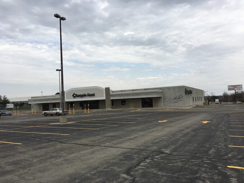 More Photos Of 8336 Springboro Pike, Miamisburg General Retail For Lease